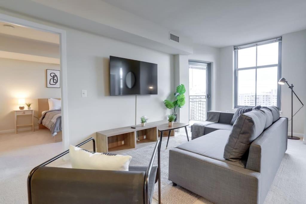Fantastic 2 Bedroom Condo At Pentagon City Арлингтън Екстериор снимка