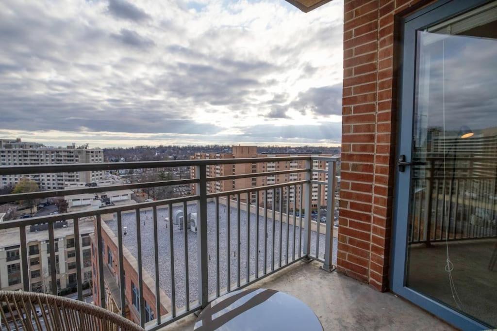 Fantastic 2 Bedroom Condo At Pentagon City Арлингтън Екстериор снимка