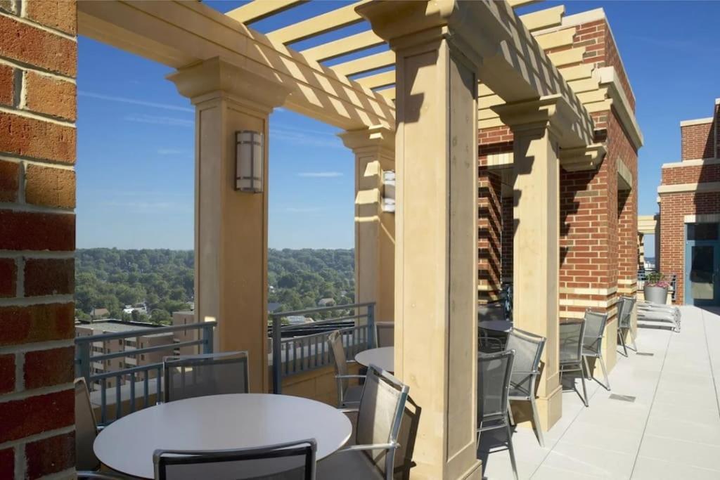 Fantastic 2 Bedroom Condo At Pentagon City Арлингтън Екстериор снимка